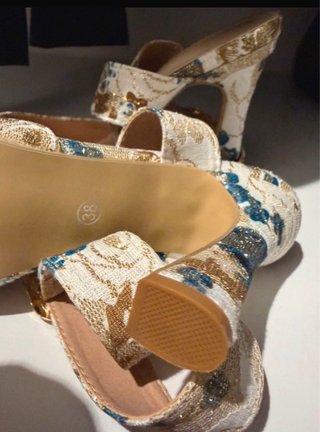 Scarpe con tacco punta tessuto floreale
