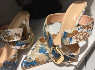 Scarpe con tacco punta tessuto floreale