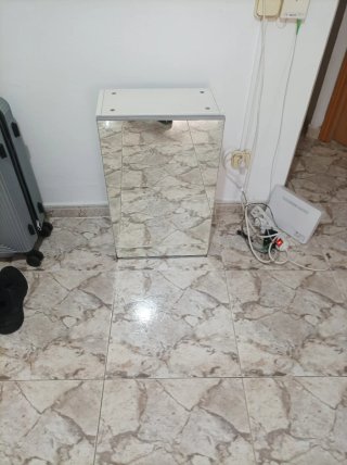 Mueble lavabo con espejo y estantes
