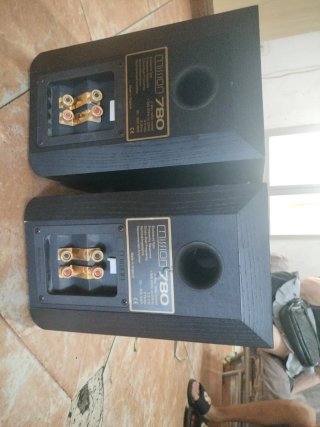 Altavoces Mission Negros