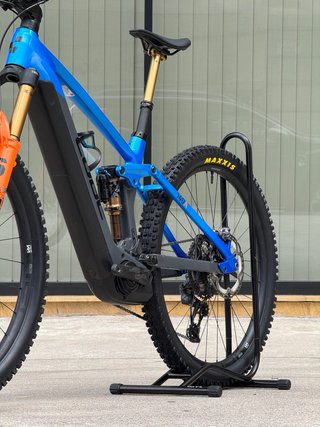 Cube Stereo Hybrid 140 HPC Actionteam 750 talla M