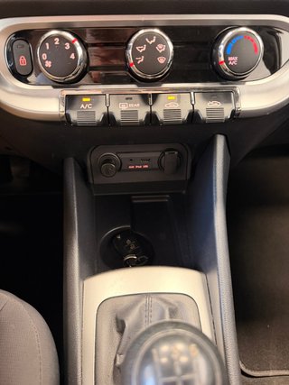 Kia Rio 1.2 CVVT 85cv Concept