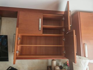 Cocina chapa madera roble y encimera silestone