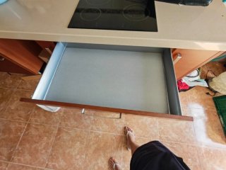 Cocina chapa madera roble y encimera silestone