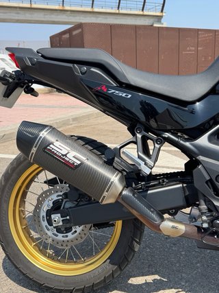 Honda Transalp 750 Negra