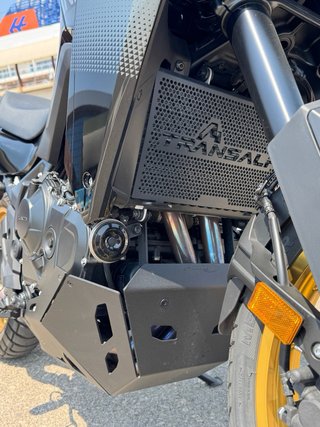 Honda Transalp 750 Negra