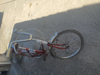Bicicleta BH plegable roja