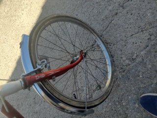 Bicicleta BH plegable roja
