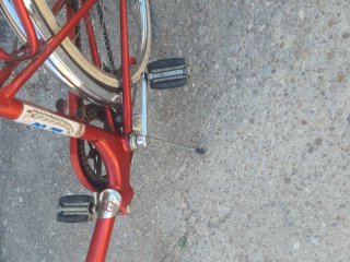 Bicicleta BH plegable roja