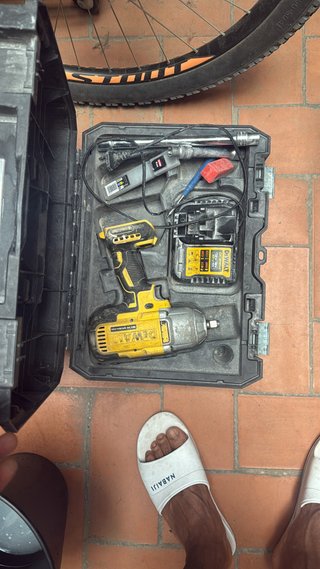 Lote Herramientas Eléctricas y Manuales