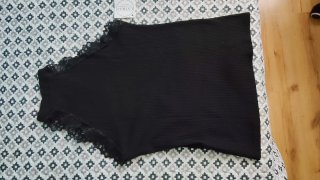 Camiseta tirantes encaje negra