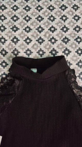 Camiseta tirantes encaje negra