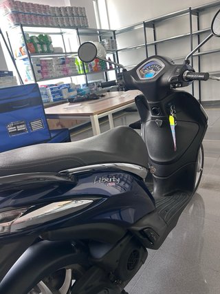 Piaggio Liberty 125 Scooter Azul Oscuro