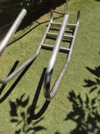 Escalera para piscina de metal