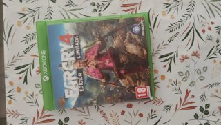 Xbox One S 1TB + Mando exclusivo + 5 Juegos
