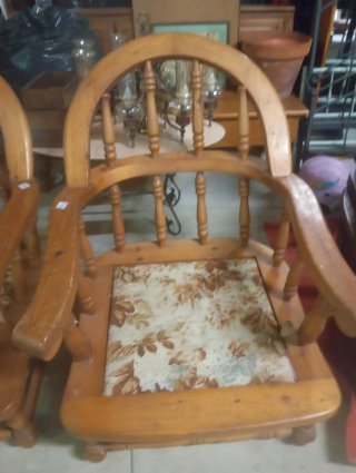 Coppia poltrone in legno