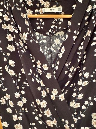 Mono floral negro y blanco