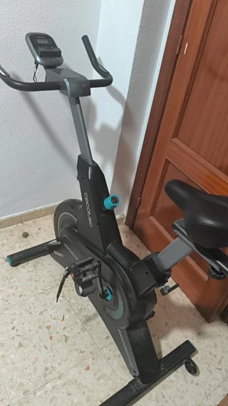 Multiestación, bicicleta estática y banco de abdom