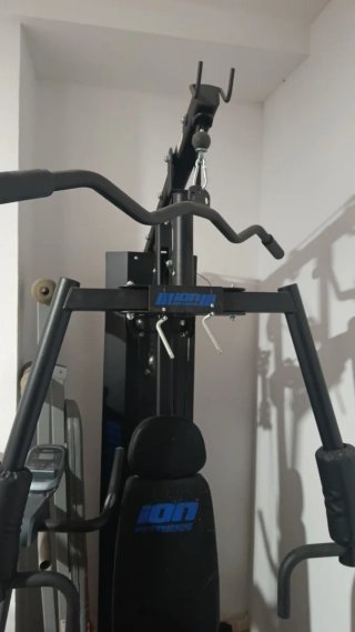 Multiestación, bicicleta estática y banco de abdom