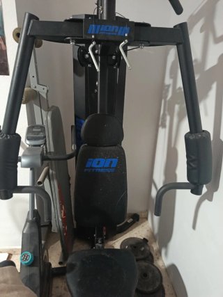 Multiestación, bicicleta estática y banco de abdom