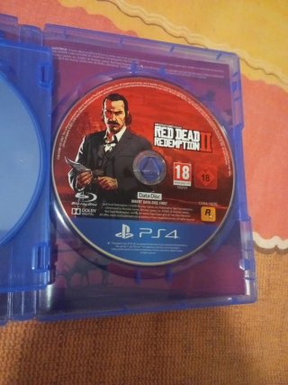 Red Dead Redemption 2 PS4 en buen estado y a buen