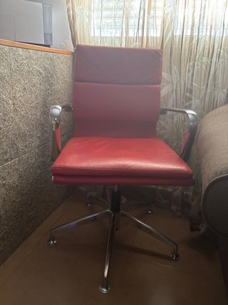 2 Sillas de oficina ergonómicas rojas