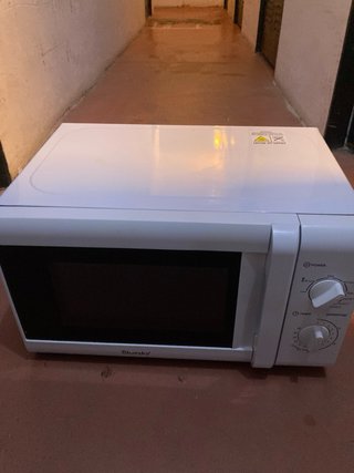 Microondas casi nuevo (1 año uso)