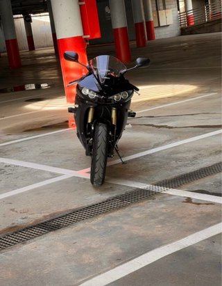 Yamaha R6 Negra