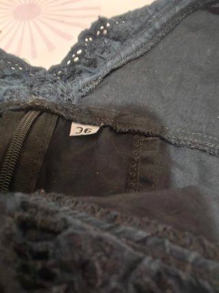Blusa negra con encaje