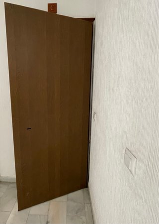 Puerta antiokupa alta seguridad acorazada de acero