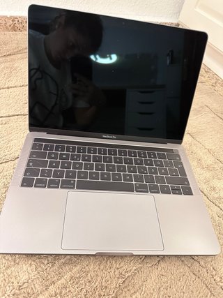 MacBook Pro 13" (2017) – 4 Puertos. 167 ciclos