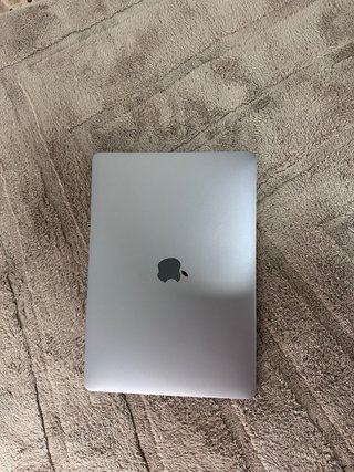 MacBook Pro 13" (2017) – 4 Puertos. 167 ciclos