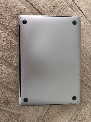 MacBook Pro 13" (2017) – 4 Puertos. 167 ciclos