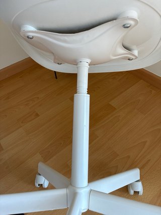 Silla giratoria Ikea blanca