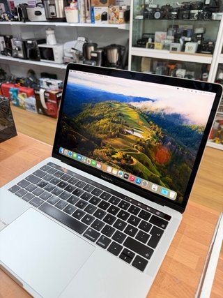 MacBook Pro 2018 13” i5 8GB RAM 256GB SSD
