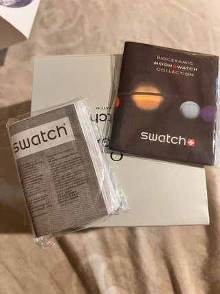 Swatch x Omega Mission to Earthphase Orologio