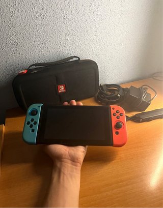 ¡COMO NUEVA! Nintendo Switch + Accesorios