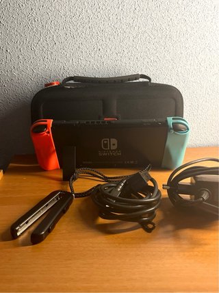 ¡COMO NUEVA! Nintendo Switch + Accesorios