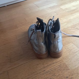 Botas Camper plateadas niña talla 38