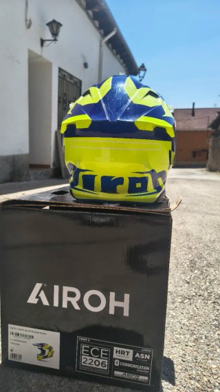 Casco Airoh Enduro/Motocross Azul y Amarillo
