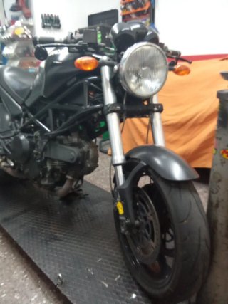Ducati 695 averiada