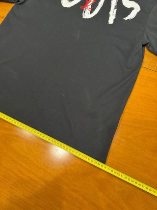 T-shirt Louis Vuitton ricamata nera e rossa