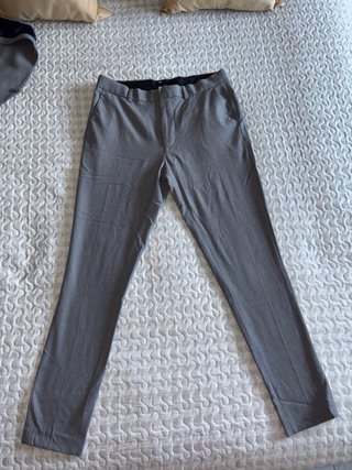 Traje gris hombre