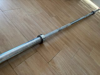 Barra Olímpica Maniak 20 kg + 60 kg Discos