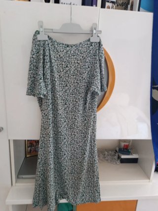 Vestido flores Pull&Bear talla S