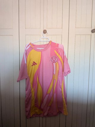 Camiseta Adidas Rosa y Amarilla Talla M