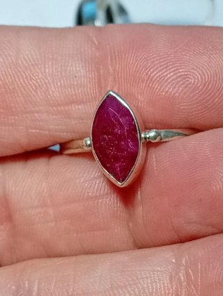 Anillo Plata Ley rubí facetado