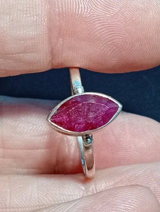 Anillo Plata Ley rubí facetado