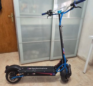 Patinete Eléctrico con Pantalla Digital, trucado