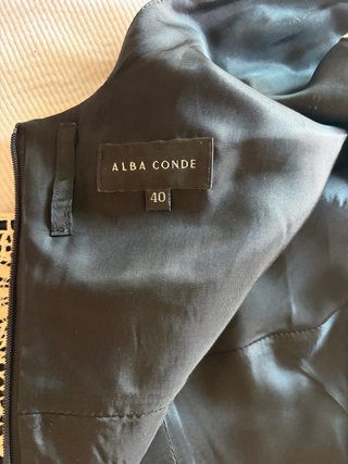 Vestido midi Alba Conde beige y negro